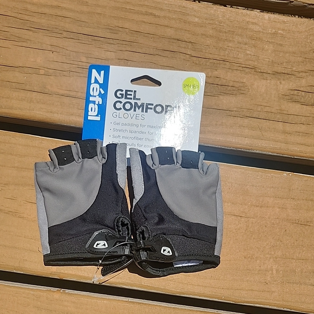 Zefal Gel Comfort Gloves in Black and Gray